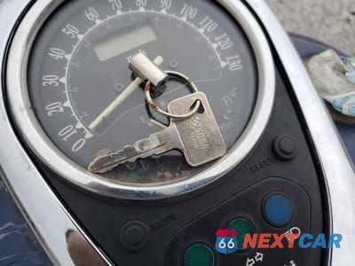 Zdjęcie 8 z 10 samochodu: 2011 KAWASAKI VN900 D VIN:JKAVN2D11BA042030 - miniatura