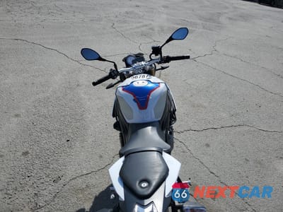 Zdjęcie 6 z 10 samochodu: 2019 BMW S 1000 R VIN:WB10D6204KZ972152 - miniatura
