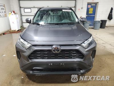 Piąte zdjęcie samochodu w środku: 2023 TOYOTA RAV4 XLE VIN:2T3P1RFV0PW354111 - miniatura