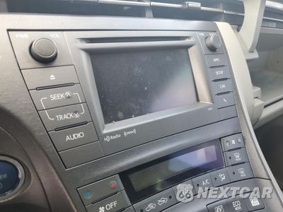 Zdjęcie 9 z 13 samochodu: 2013 TOYOTA PRIUS VIN:JTDKN3DU8D5638725 - miniatura