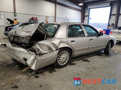 Trzecie zdjęcie samochodu z tyłu: 2010 MERCURY GRAND MARQUIS LS VIN:2MEBM7FV7AX613470 - miniatura