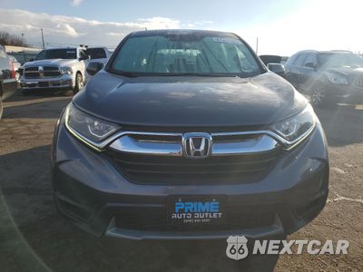 Piąte zdjęcie samochodu w środku: 2017 HONDA CR-V LX VIN:2HKRW6H36HH217171 - miniatura