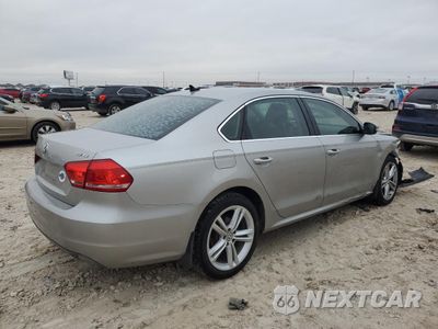 Trzecie zdjęcie samochodu z tyłu: 2014 VOLKSWAGEN PASSAT SE VIN:1VWBN7A33EC086502 - miniatura