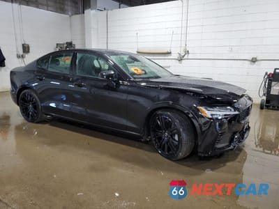 Czwarte zdjęcie samochodu z boku: 2023 VOLVO S60 PLUS VIN:7JRH60FT8PG227197 - miniatura