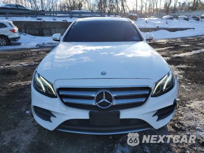 Piąte zdjęcie samochodu w środku: 2017 MERCEDES-BENZ E 300 4MATIC VIN:WDDZF4KB1HA215636 - miniatura