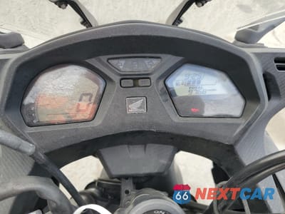 Zdjęcie 7 z 9 samochodu: 2015 HONDA CBR650 F VIN:MLHRC7419F5100035 - miniatura