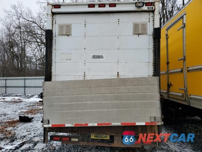 Zdjęcie 10 z 13 samochodu: 2007 ISUZU NPR VIN:4KLC4B1U27J803928 - miniatura