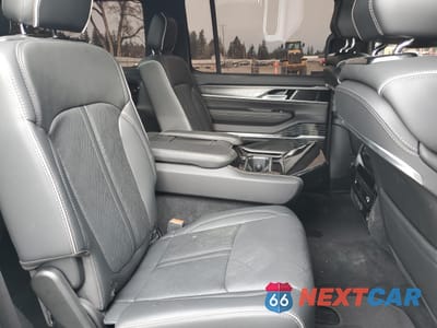 Zdjęcie 11 z 13 samochodu: 2023 JEEP GRAND WAGONEER SERIES II VIN:1C4SJVFJ9PS520859 - miniatura