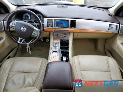 Zdjęcie 8 z 14 samochodu: 2009 JAGUAR XF LUXURY VIN:SAJWA05B49HR19047 - miniatura