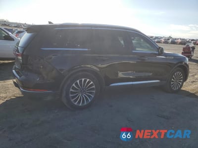 Trzecie zdjęcie samochodu z tyłu: 2020 LINCOLN AVIATOR RESERVE VIN:5LM5J7XC7LGL17306 - miniatura