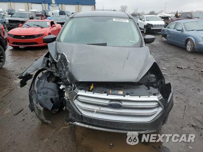 Piąte zdjęcie samochodu w środku: 2017 FORD ESCAPE SE VIN:1FMCU0GDXHUD84248 - miniatura