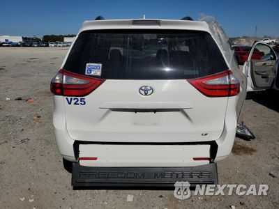 Zdjęcie 6 z 14 samochodu: 2018 TOYOTA SIENNA LE VIN:5TDKZ3DC3JS957905 - miniatura