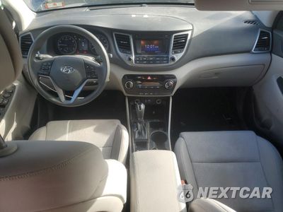 Zdjęcie 8 z 13 samochodu: 2016 HYUNDAI TUCSON SE VIN:KM8J23A46GU158777 - miniatura