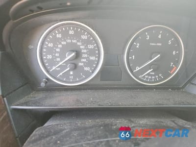 Zdjęcie 9 z 12 samochodu: 2010 BMW 528 XI VIN:WBANV1C59AC445385 - miniatura