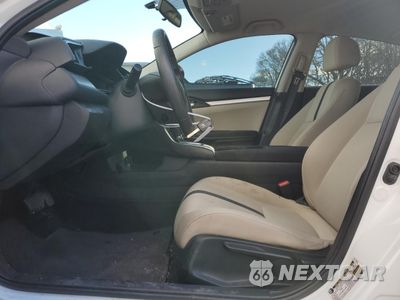 Zdjęcie 7 z 14 samochodu: 2016 HONDA CIVIC LX VIN:19XFC2F51GE238084 - miniatura