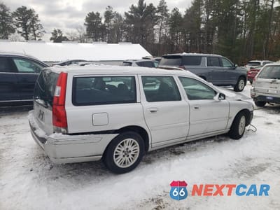 Trzecie zdjęcie samochodu z tyłu: 2005 VOLVO V70 VIN:YV1SW612951461624 - miniatura