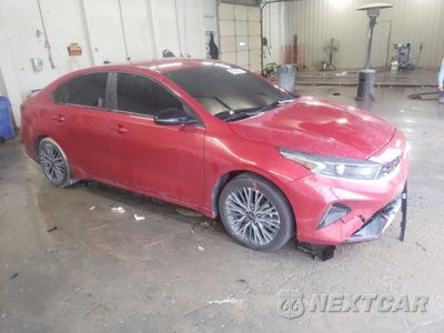 Czwarte zdjęcie samochodu z boku: 2024 KIA FORTE GT LINE VIN:3KPF54AD6RE743108 - miniatura