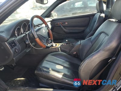 Zdjęcie 7 z 12 samochodu: 2001 MERCEDES-BENZ SLK 320 VIN:WDBKK65F81F229400 - miniatura