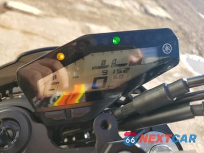 Zdjęcie 7 z 11 samochodu: 2019 YAMAHA MT09 VIN:JYARN53E3KA004646 - miniatura