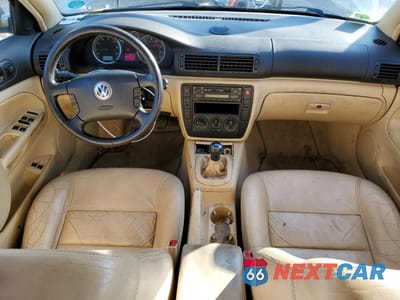 Zdjęcie 8 z 12 samochodu: 2002 VOLKSWAGEN PASSAT GLS VIN:WVWVD63B82E084875 - miniatura