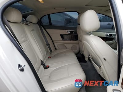 Zdjęcie 10 z 12 samochodu: 2009 JAGUAR XF SUPERCHARGED VIN:SAJWA07CX91R38958 - miniatura