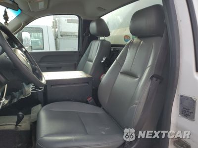 Piąte zdjęcie samochodu w środku: 2012 CHEVROLET SILVERADO K3500 VIN:1GB3KZCG3CF205516 - miniatura