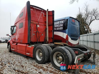 Trzecie zdjęcie samochodu z tyłu: 2022 VOLVO VN VNL VIN:4V4NC9EH3NN301053 - miniatura