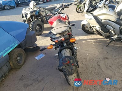 Czwarte zdjęcie samochodu z boku: 2017 YAMAHA FZ09 VIN:JYARN53EXHA000327 - miniatura