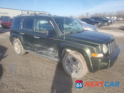 Czwarte zdjęcie samochodu z boku: 2007 JEEP PATRIOT LIMITED VIN:1J8FF48W07D418241 - miniatura