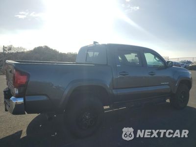Trzecie zdjęcie samochodu z tyłu: 2022 TOYOTA TACOMA DOUBLE CAB VIN:3TYAZ5CN2NT017485 - miniatura