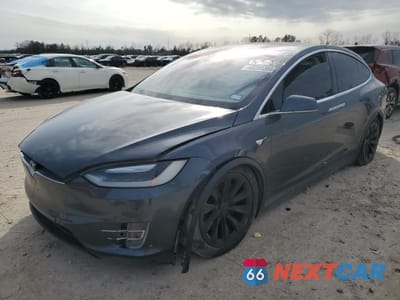 2017 TESLA MODEL X 5YJXCDE23HF067812 - główne zdjęcie licytacji z USA - miniatura
