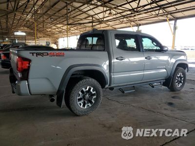 Trzecie zdjęcie samochodu z tyłu: 2019 TOYOTA TACOMA DOUBLE CAB VIN:3TMCZ5AN8KM271480 - miniatura