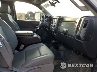 Zdjęcie 10 z 12 samochodu: 2015 CHEVROLET SILVERADO C3500 VIN:1GB3CYCG8FZ528440 - miniatura