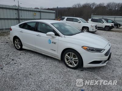 Czwarte zdjęcie samochodu z boku: 2018 FORD FUSION SE HYBRID VIN:3FA6P0LU8JR118616 - miniatura