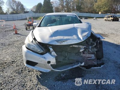 Piąte zdjęcie samochodu w środku: 2018 NISSAN ALTIMA 2.5 VIN:1N4AL3AP0JC115485 - miniatura