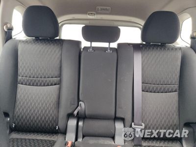 Zdjęcie 10 z 15 samochodu: 2017 NISSAN ROGUE S VIN:KNMAT2MV4HP543917 - miniatura