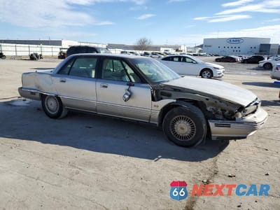 Czwarte zdjęcie samochodu z boku: 1996 OLDSMOBILE 98 REGENCY ELITE VIN:1G3CX52K9T4311539 - miniatura