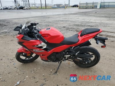 Trzecie zdjęcie samochodu z tyłu: 2021 KAWASAKI EX400 VIN:JKAEXKH13MDAC2110 - miniatura