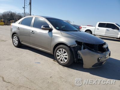Czwarte zdjęcie samochodu z boku: 2010 KIA FORTE EX VIN:KNAFU4A25A5808383 - miniatura
