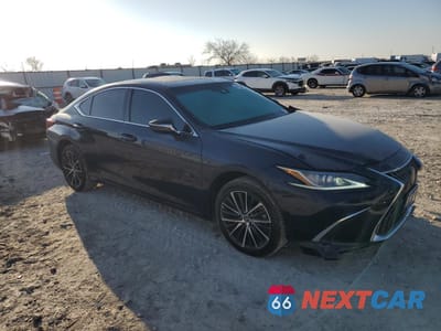 Czwarte zdjęcie samochodu z boku: 2022 LEXUS ES 350 BASE VIN:58ADZ1B16NU125818 - miniatura