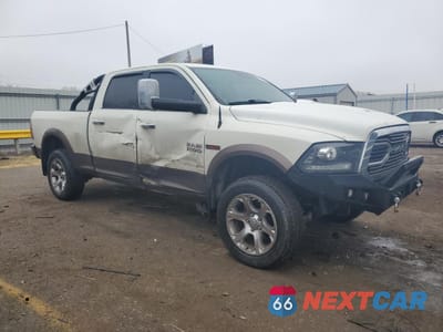 Czwarte zdjęcie samochodu z boku: 2018 RAM 1500 LARAMIE VIN:1C6RR7VM7JS255694 - miniatura