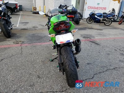 Czwarte zdjęcie samochodu z boku: 2023 KAWASAKI EX400 VIN:JKAEXKG12PDAK4764 - miniatura