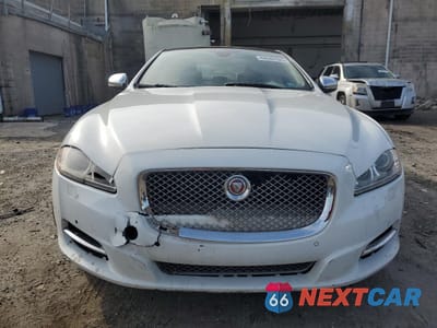 Piąte zdjęcie samochodu w środku: 2015 JAGUAR XJL PORTFOLIO VIN:SAJWA2GZ5F8V80879 - miniatura