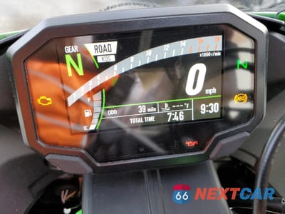 Zdjęcie 7 z 10 samochodu: 2024 KAWASAKI ZX636 K VIN:JKBZXJJ18RA005685 - miniatura