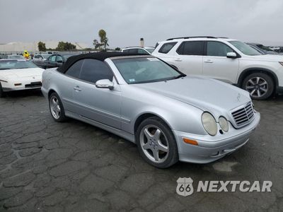 Czwarte zdjęcie samochodu z boku: 2001 MERCEDES-BENZ CLK 320 VIN:WDBLK65G91T068487 - miniatura