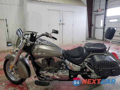 Trzecie zdjęcie samochodu z tyłu: 2007 HONDA VTX1300 S VIN:1HFSC52027A404437 - miniatura