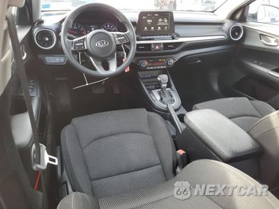 Zdjęcie 8 z 13 samochodu: 2019 KIA FORTE FE VIN:3KPF24AD4KE023921 - miniatura