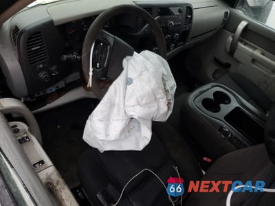 Zdjęcie 8 z 12 samochodu: 2011 CHEVROLET SILVERADO K1500 VIN:1GCNKPE05BF168945 - miniatura