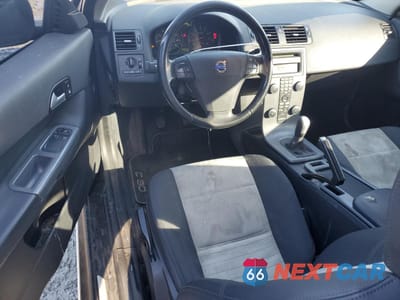 Zdjęcie 8 z 12 samochodu: 2011 VOLVO C30 T5 VIN:YV1672MK4B2239257 - miniatura