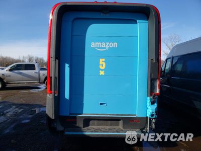 Zdjęcie 6 z 13 samochodu: 2023 RIVIAN EDV 700 VIN:7FCEHEB73PN005254 - miniatura